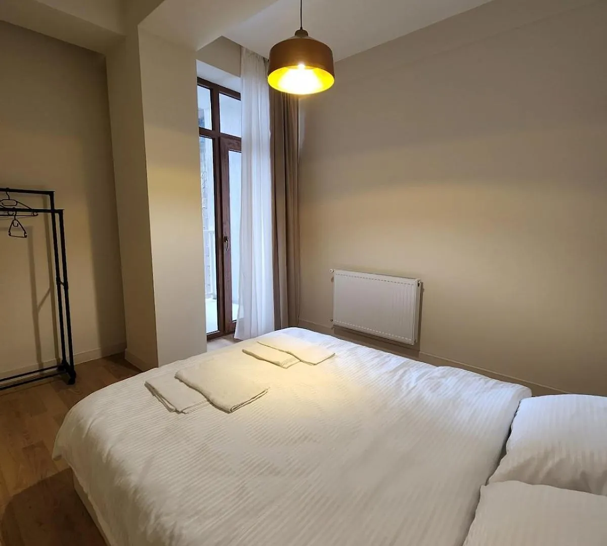 Avtandil'S Flat On Tsereteli 7 New ティビリシ アパート