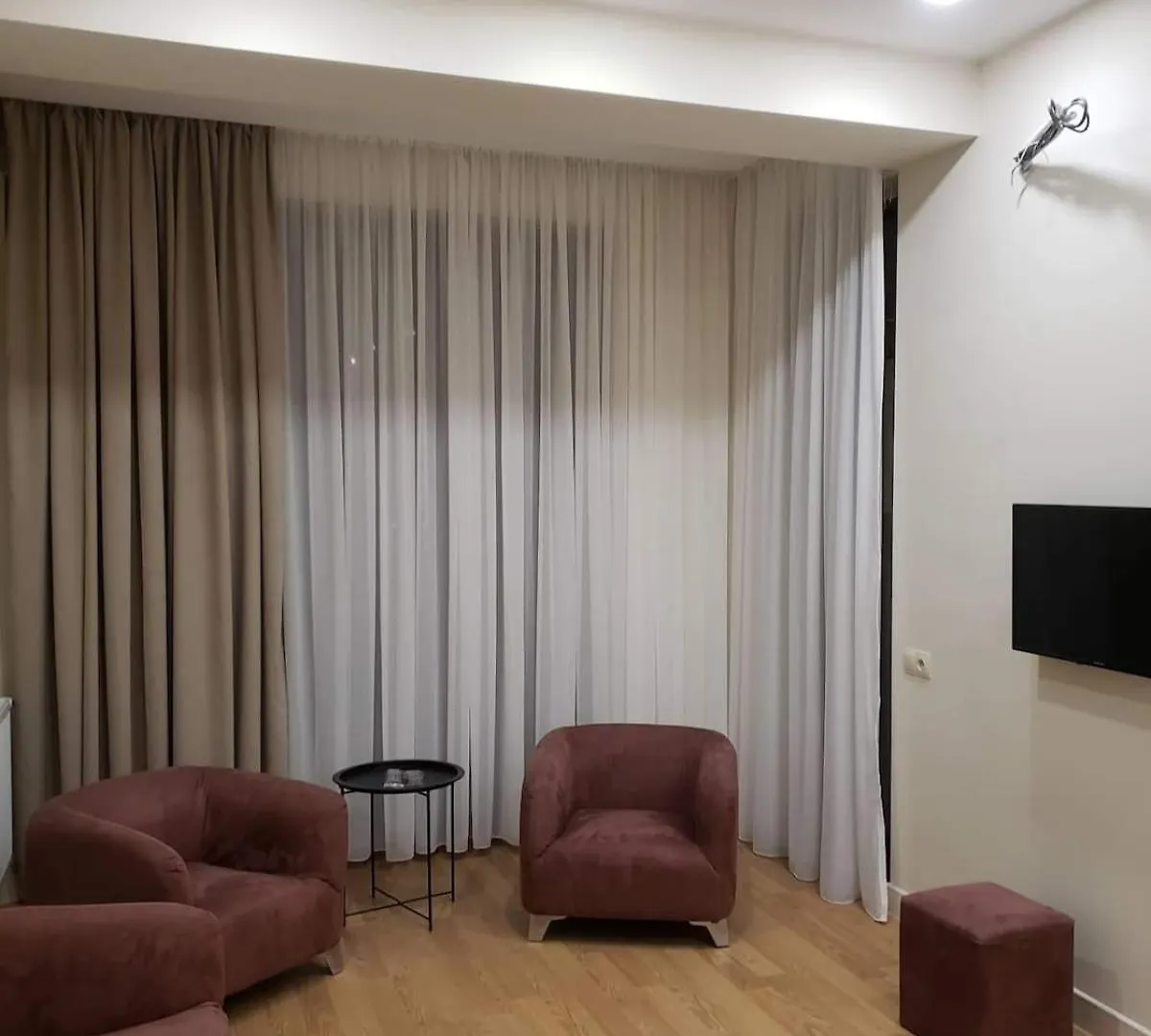 Avtandil'S Flat On Tsereteli 7 New ティビリシ