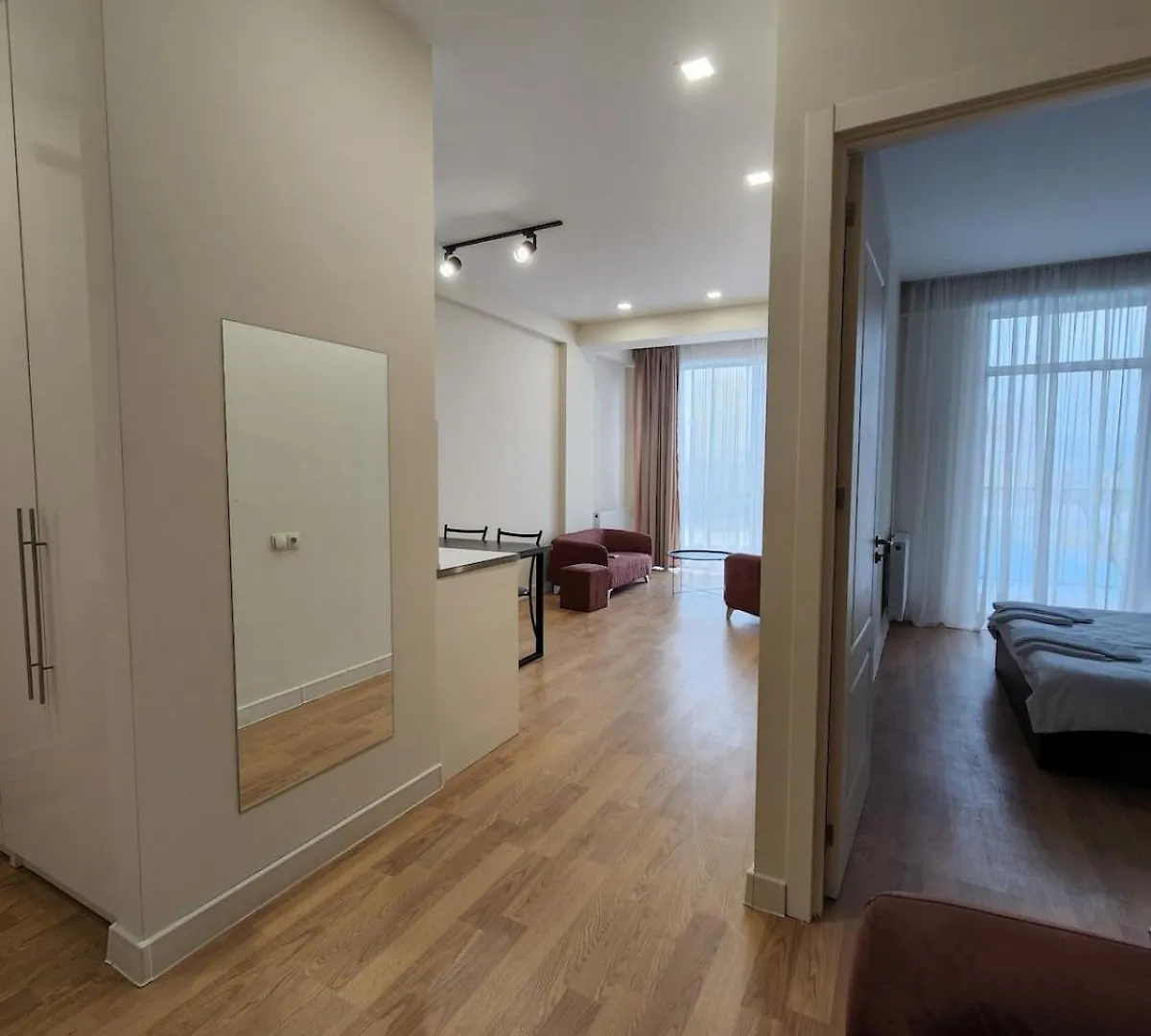 アパート Avtandil'S Flat On Tsereteli 7 New ティビリシ