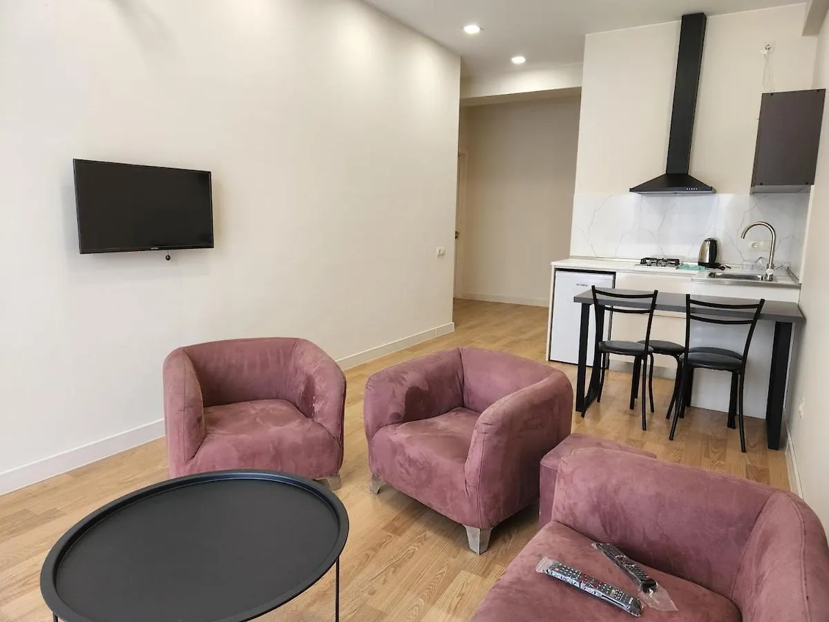 Avtandil'S Flat On Tsereteli 7 New ティビリシ
