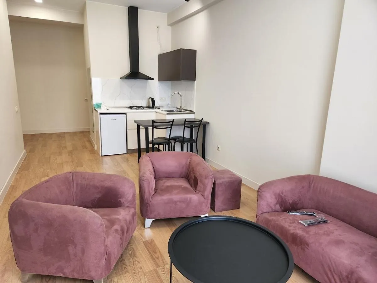 Avtandil'S Flat On Tsereteli 7 New ティビリシ